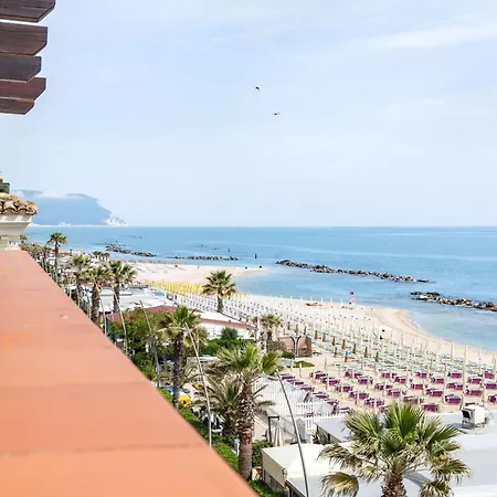 Italian Experience-la Terrazza Sul Conero Appartement *