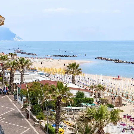 Italian Experience-la Terrazza Sul Conero Appartement Porto Recanati